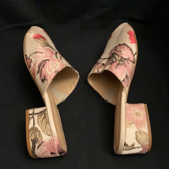 Kelly & Katie embroidered slip on amour sandals 6 - Picture 6 of 8